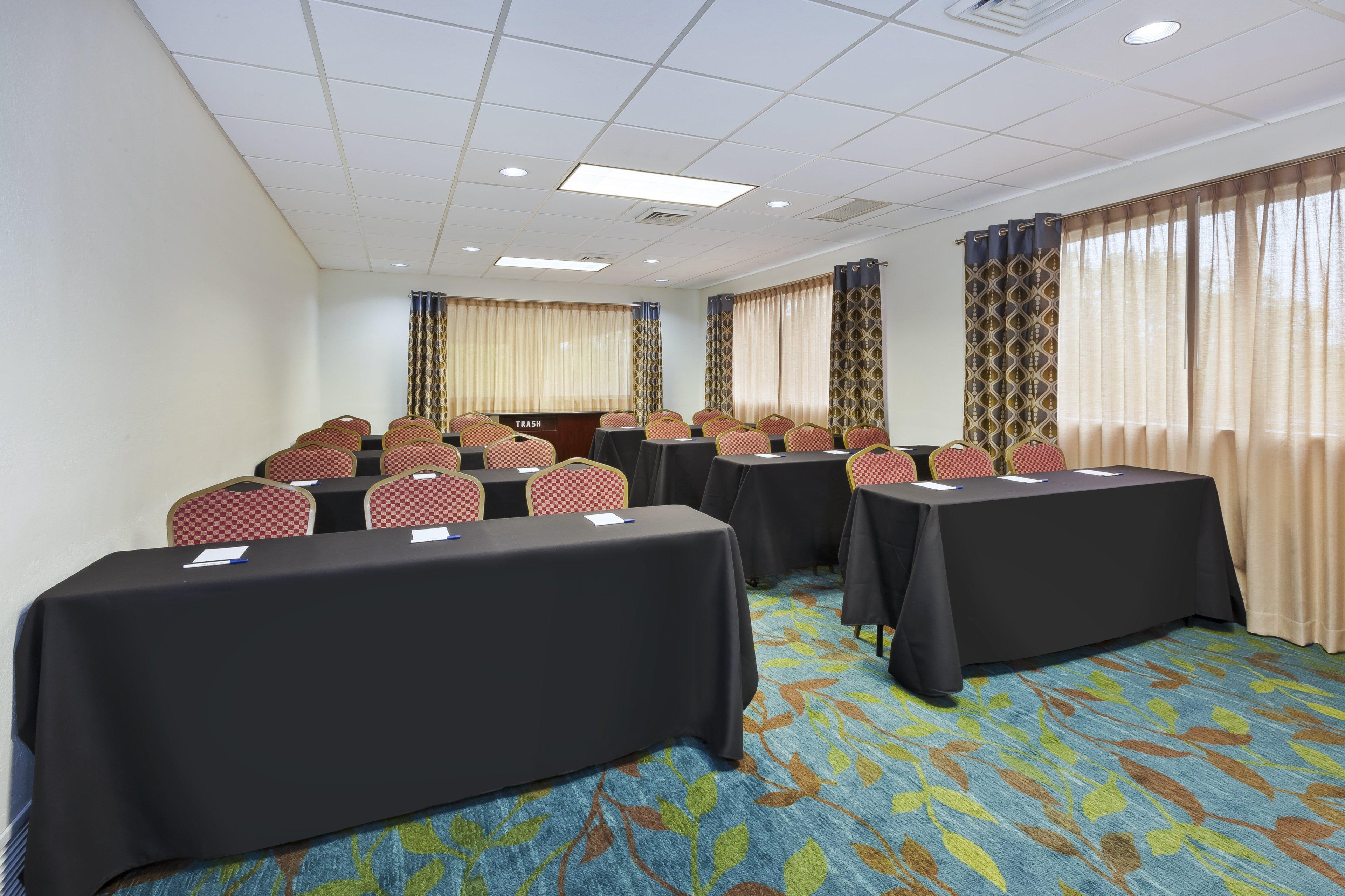 Candlewood Suites Grand Rapids Airport By Ihg Cascade Exterior foto